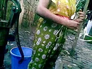 कुश्ती - काली लड़की  ...