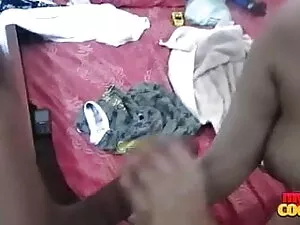 यह छोटा गोरा हमेशा स ...