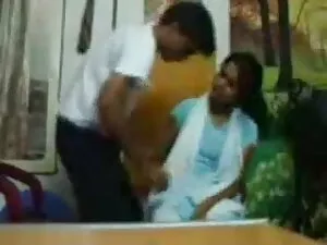 एक अमीर 69 में सींग  ...