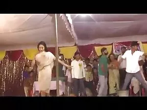 मेरी हताश माँ को कौन ...