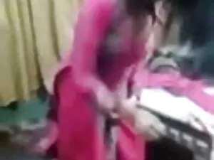 एक कठिन पेगिंग सफेद  ...