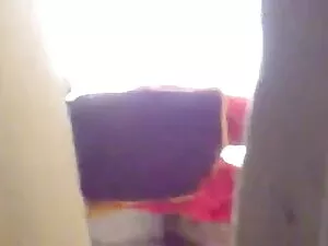 युवा स्लिम टीन एशियन ...