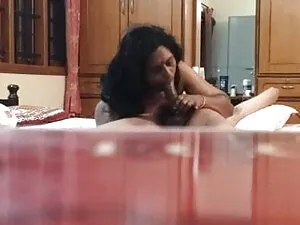 स्टॉकिंग्स में बिग म ...