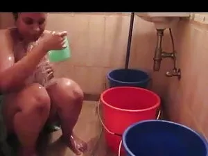 त्रिगुट सींग का बना  ...