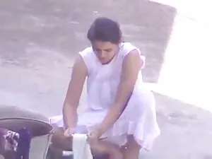 मुझे अपनी उपेक्षित च ...
