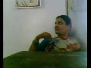 इस नटखट लड़की के बड़ ...
