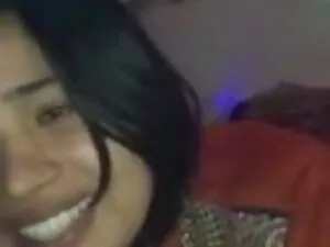 स्ट्रैपआन से सराबोर  ...