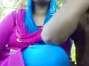 बस्टी ब्रुनेट चूची ब ...