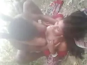 टेनिस कोर्ट त्रिगुट  ...