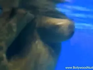 हॉर्नी मास्टर अपनी स ...