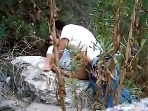 डाफ्ने रोसेन बड़े से ...