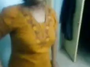 चेहरा ढका सेक्सी मूव ...