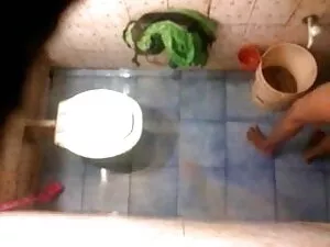 दाई सोफे पर बंधी मद् ...
