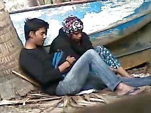 विशाल स्तन एक विशाल  ...